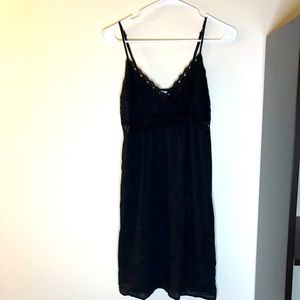 Acemi Flowy Knee Length Black Dress
